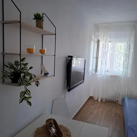 Viola & Free Parking Apartment Sibenik