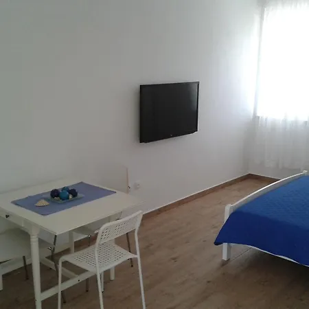 Viola & Free Parking Apartment