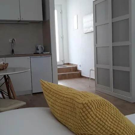 Viola & Free Parking *