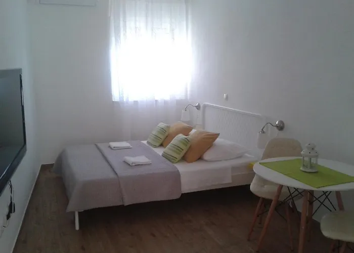 Viola & Free Parking * Šibenik